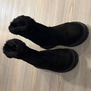 Toddler Girl’s Black Fur-Lined Boots